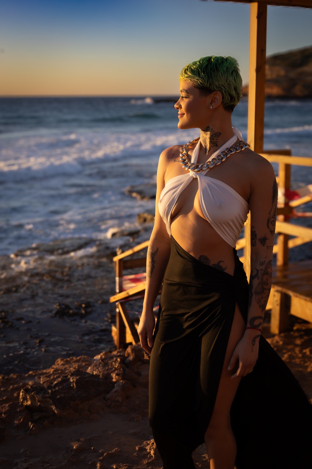 Escort - CHANEL - Ibiza Tops